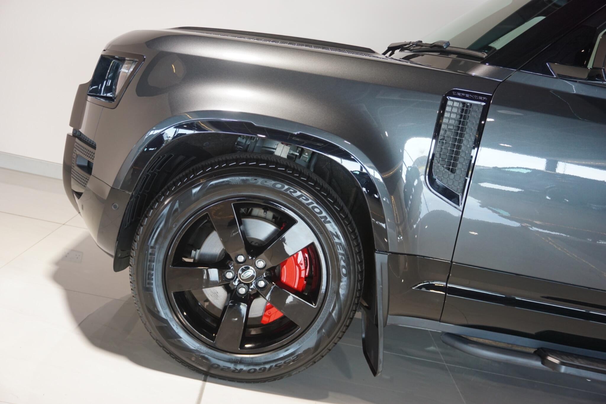 Land Rover Defender 90 3.0 D300 MHEV X-Dynamic HSE Hard Top SUV 3dr Diesel Auto 4WD SWB Euro 6 (s/s) (300 ps)